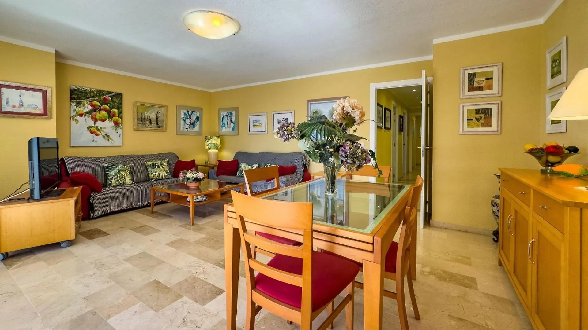 Spacious Two Bedroom Apartment In Marbella Centre
