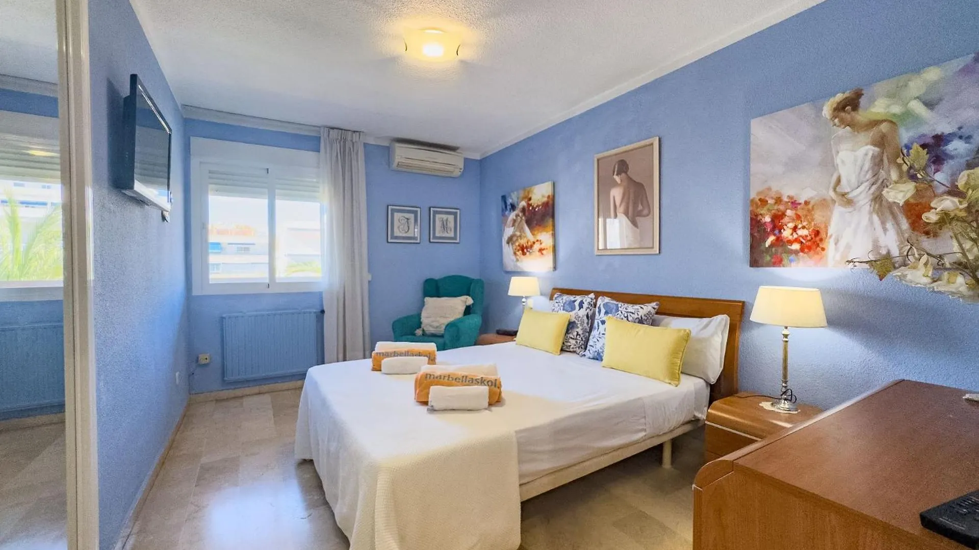Spacious Two Bedroom Apartment In Marbella Centre
