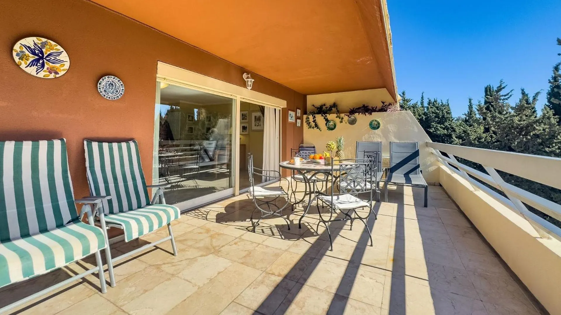 Spacious Two Bedroom Apartment In Marbella Centre