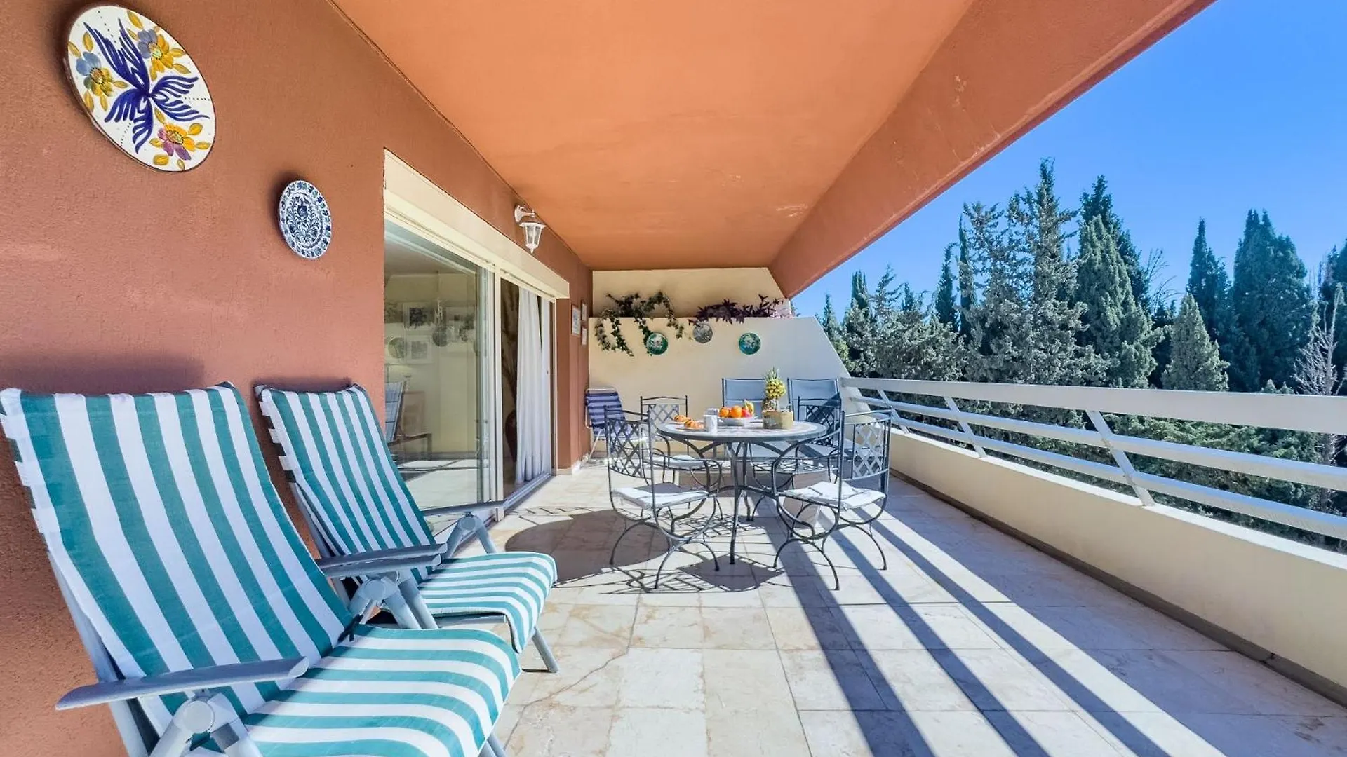 Spacious Two Bedroom Apartment In Marbella Centre