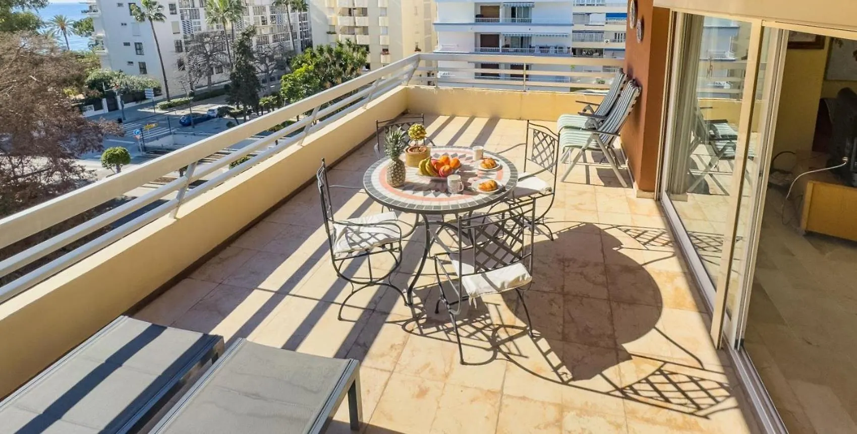 Spacious Two Bedroom Apartment In Marbella Centre