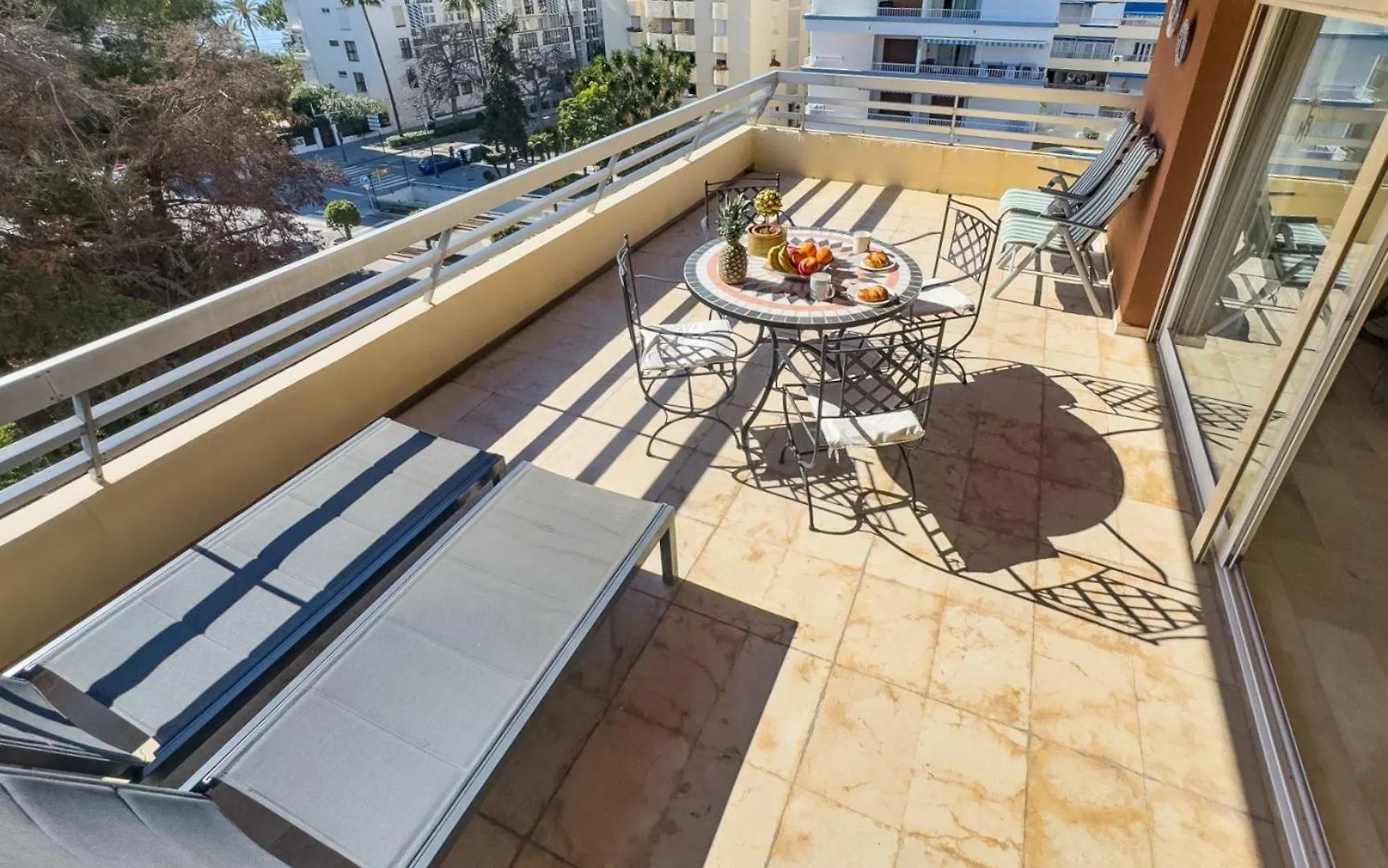 Spacious Two Bedroom Apartment In Marbella Centre