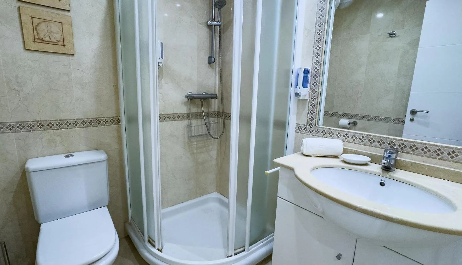 Spacious Two Bedroom Apartment In Marbella Centre