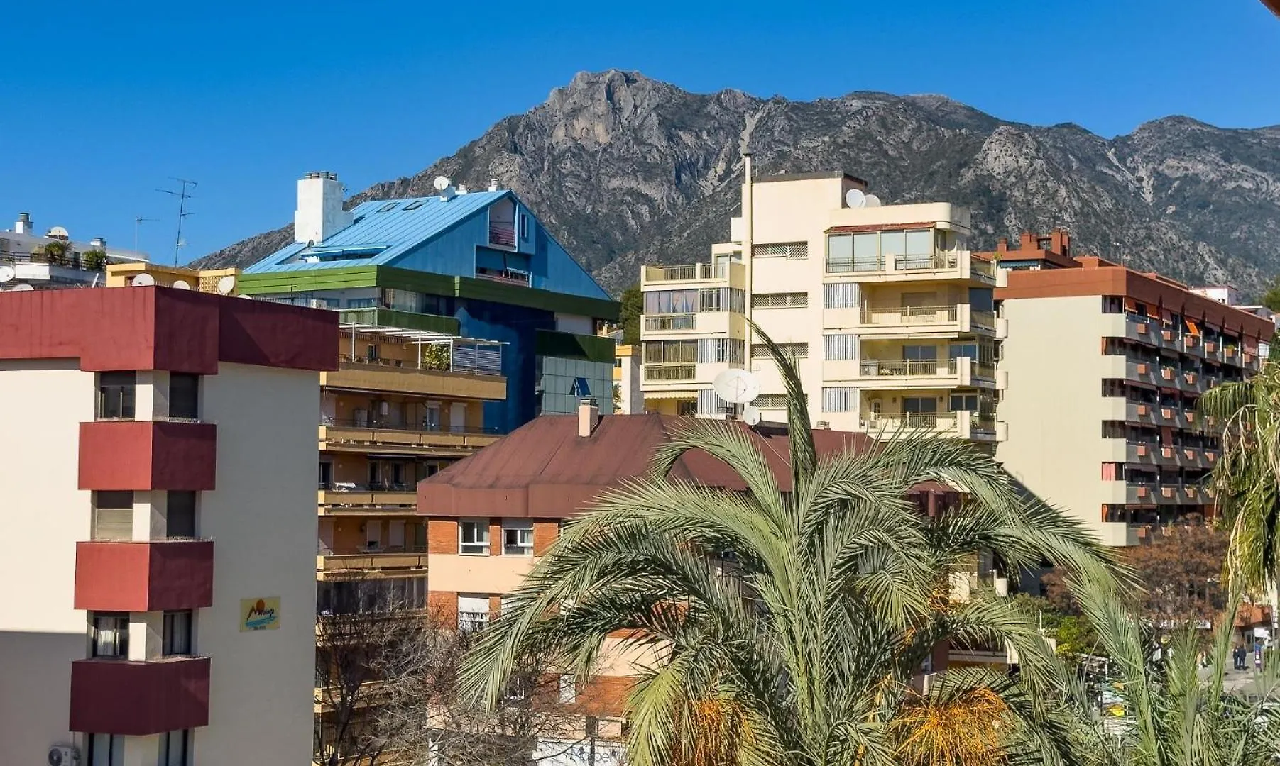 Spacious Two Bedroom Apartment In Marbella Centre 0*,